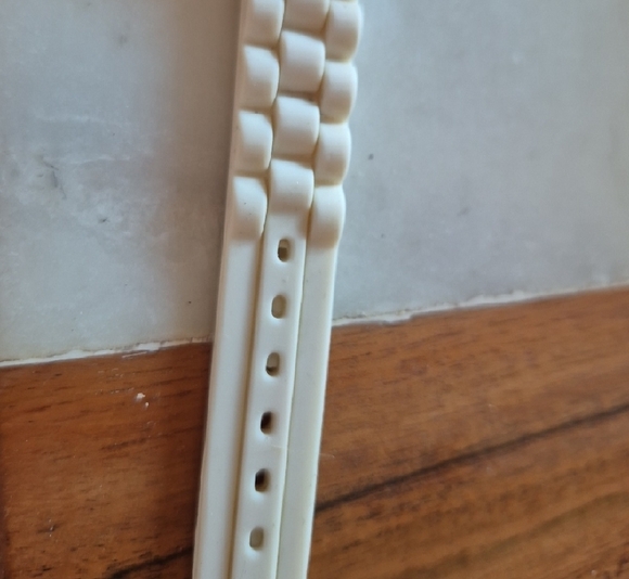 Penguin Design Watch with Rhinestones - Picture 4 of 8